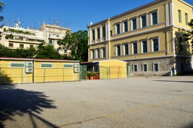 Ιστορικά κτίρια vs άστεγων σχολείων | tovima.gr