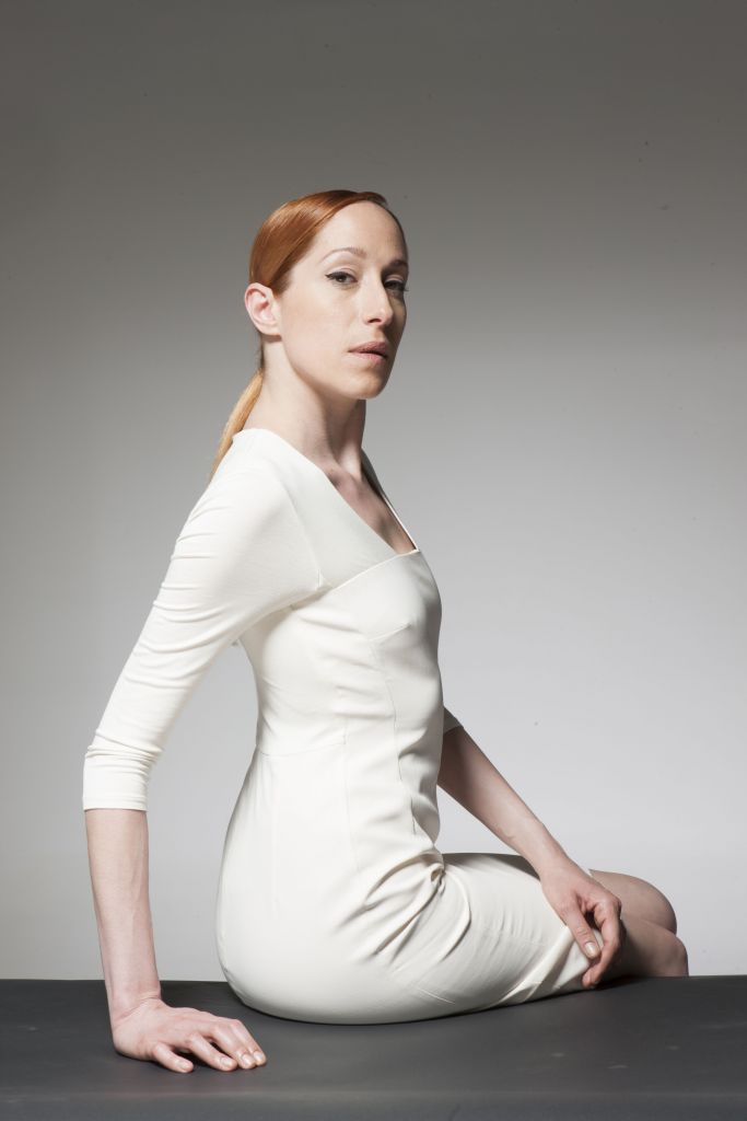 11 ερωτήσεις στην Κόρα Καρβούνη