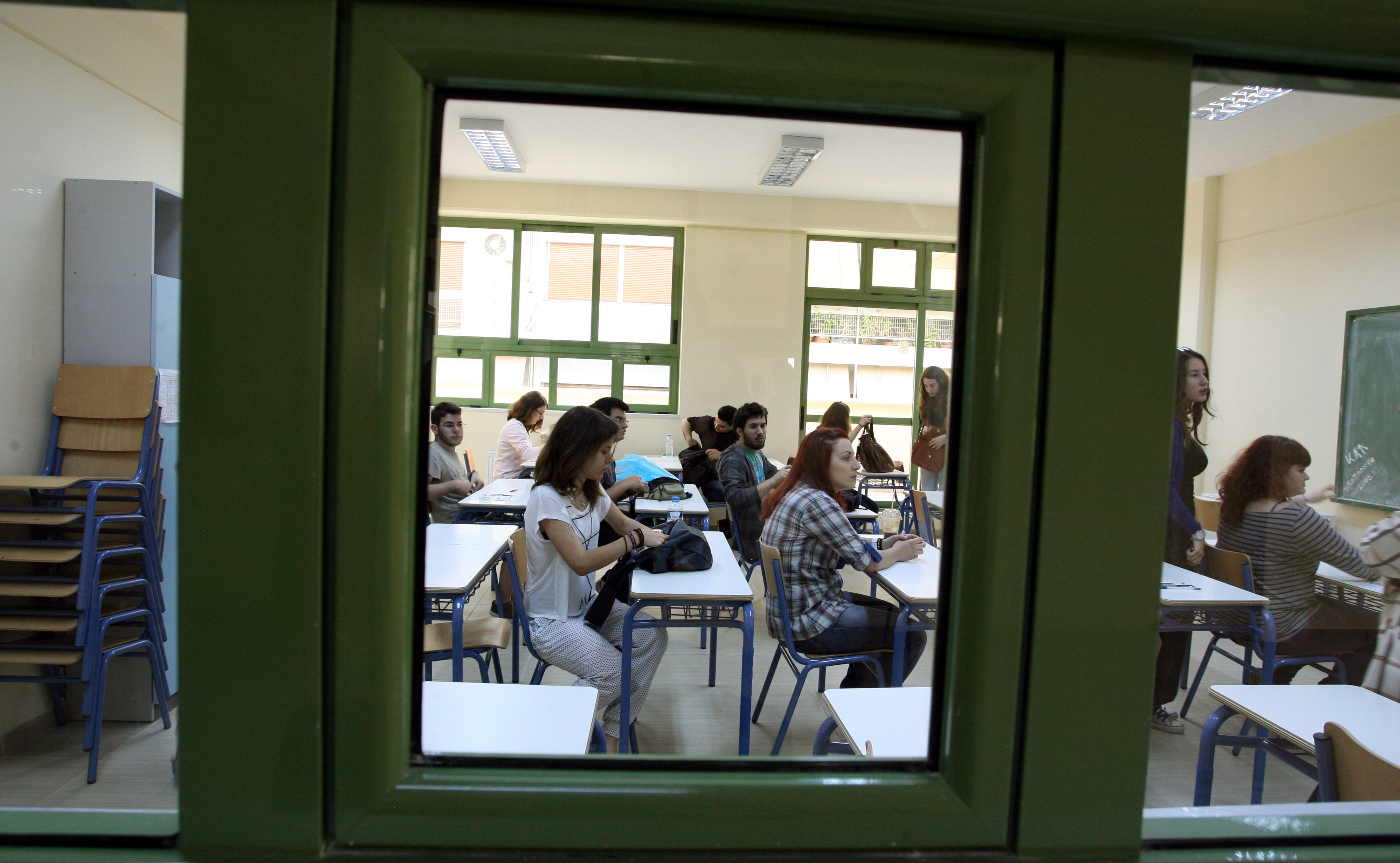 Υπουργείο Παιδείας: Δεν αλλάζει τίποτα στις εξετάσεις για φέτος