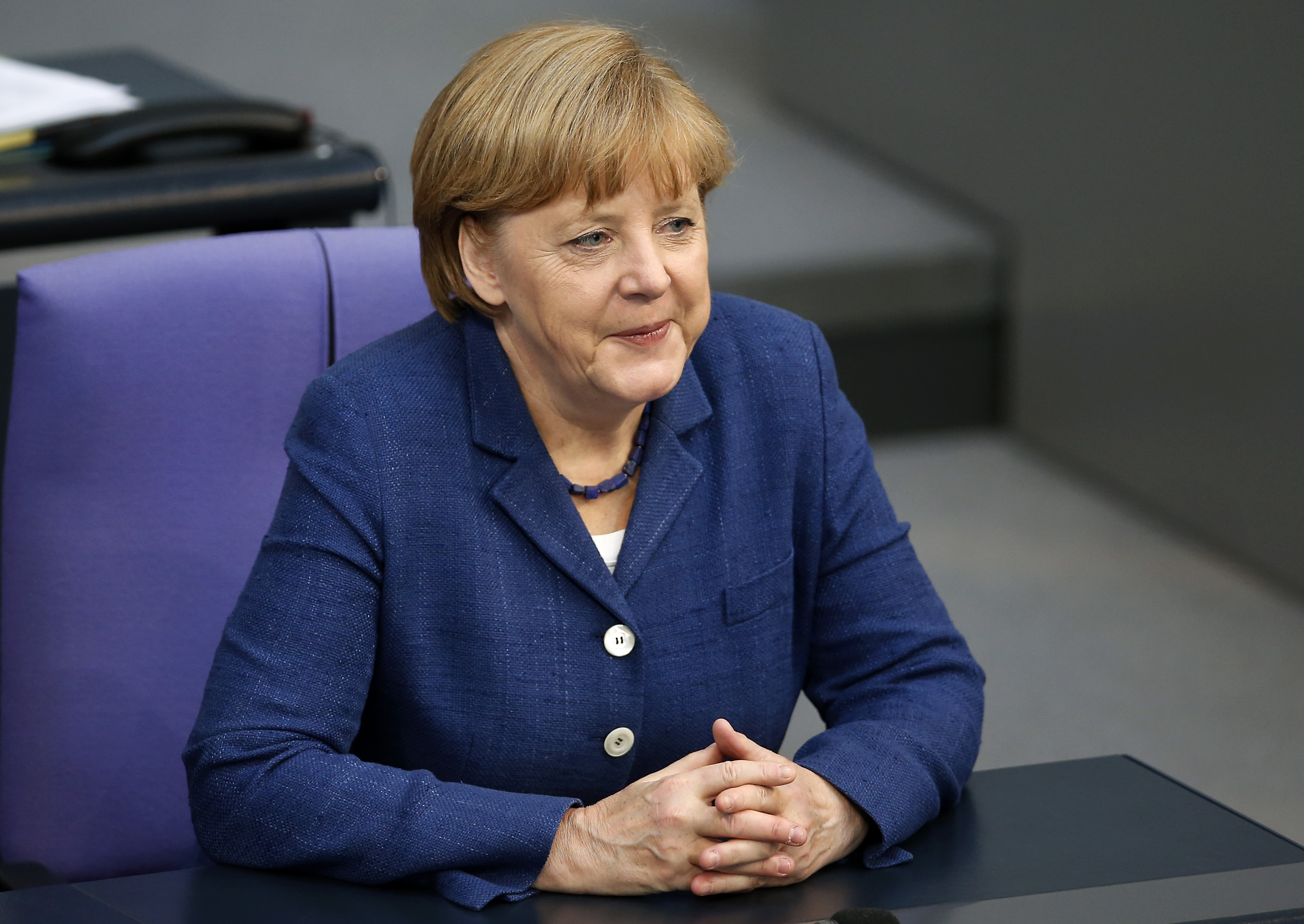 Spiegel: Πώς η Μέρκελ παρέλυσε την πολιτική ζωή της Γερμανίας