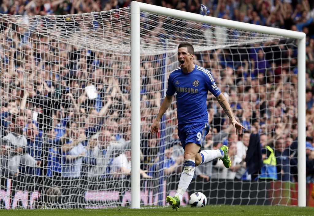 Στα γήπεδα και στην TV