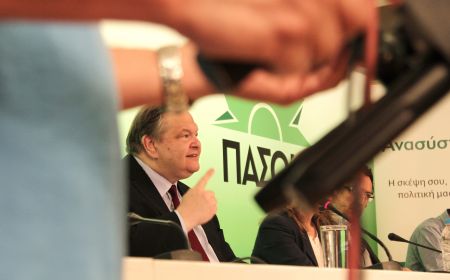 Αναστάτωση στο ΠαΣοΚ προκαλεί η επιστολή των 11 στελεχών για άμεση σύγκληση της ΚΕ