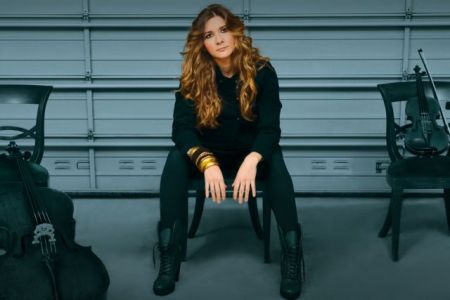 Βασιλική Καρακώστα: Μουσικές καλοκαιρινές εικόνες εν μέσω φθινοπώρου