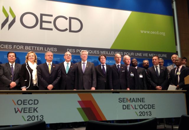 Stournaras: “1% growth and new bonds in 2014”