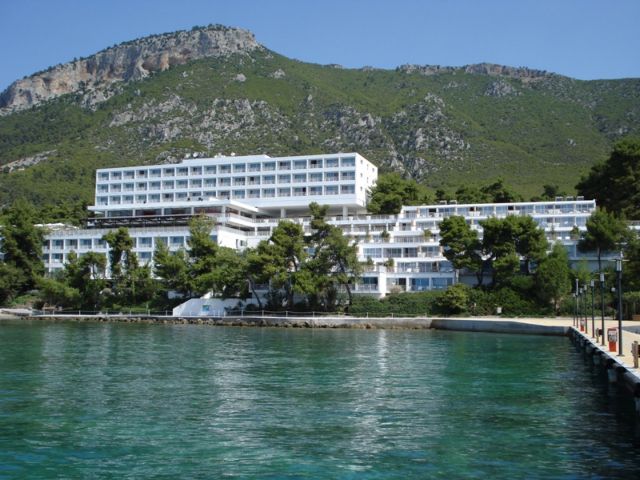 Συνεχίζεται η «επιταγή εργασίας» στον τουρισμό