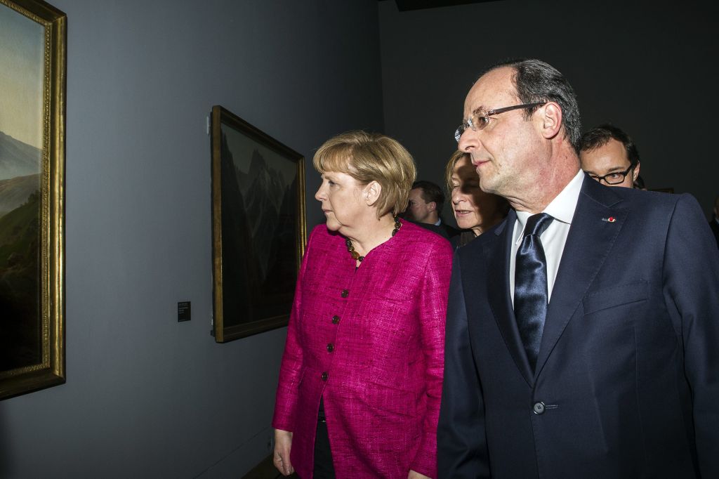 Ολάντ-Μέρκελ: Ανοιχτό το ενδεχόμενο αλλαγής του Δουβλίνου ΙΙ