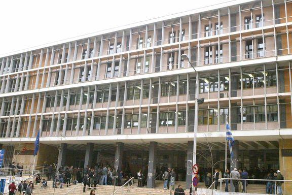 Θεσσαλονίκη: Στο κρατητήριο δικηγόρος, επειδή υπερασπίστηκε τρανσέξουαλ