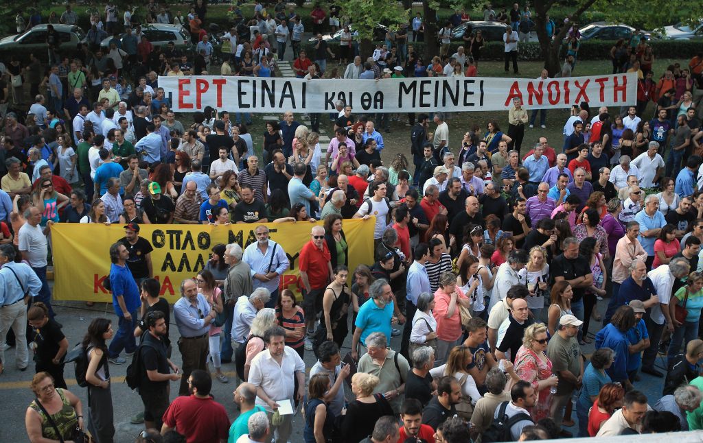 Κατεβάζει τον διακόπτη της ΕΡΤ το υπουργείο Οικονομικών