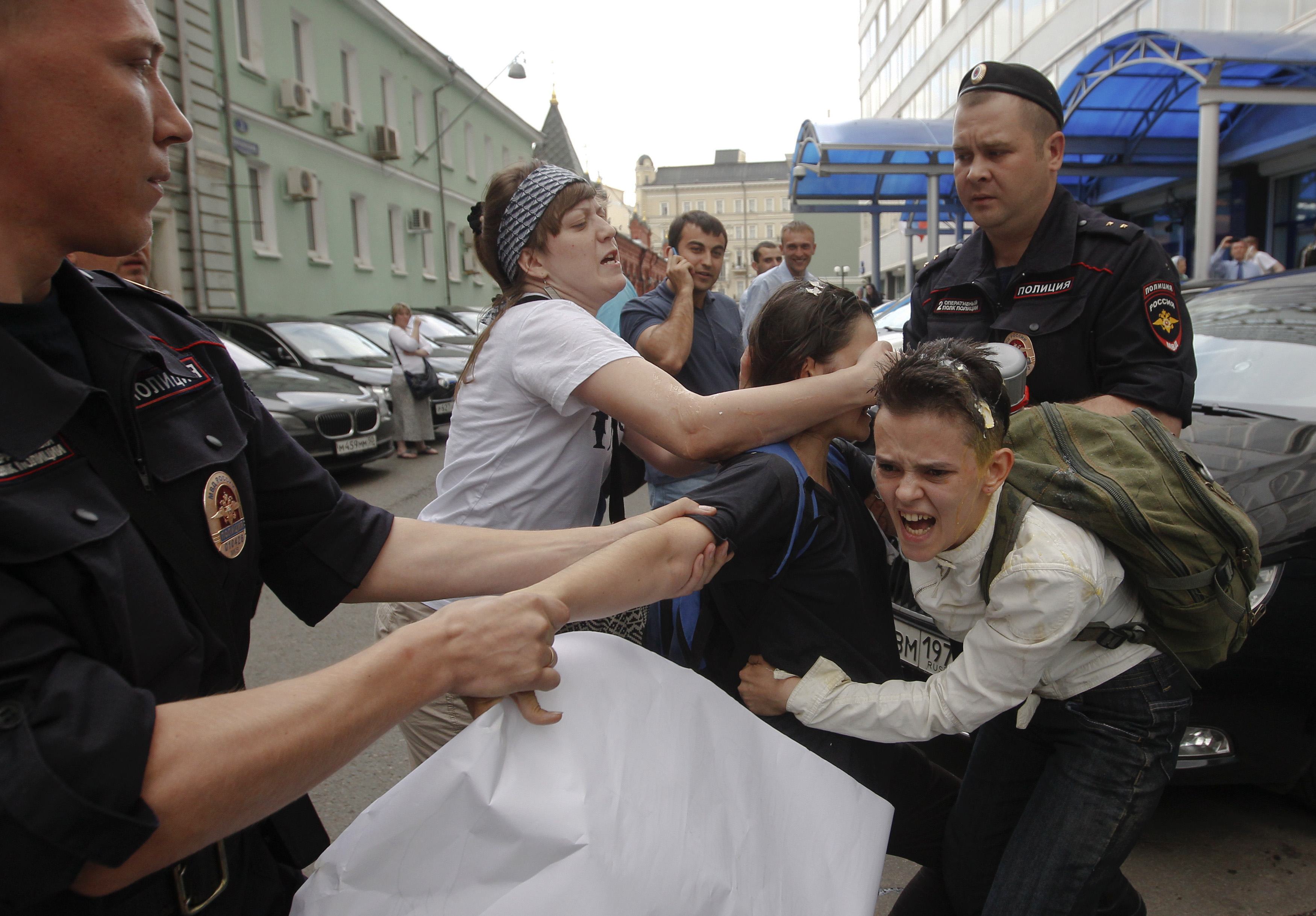Ψηφίστηκε στη Ρωσία νόμος κατά της «ομοφυλοφιλικής προπαγάνδας»