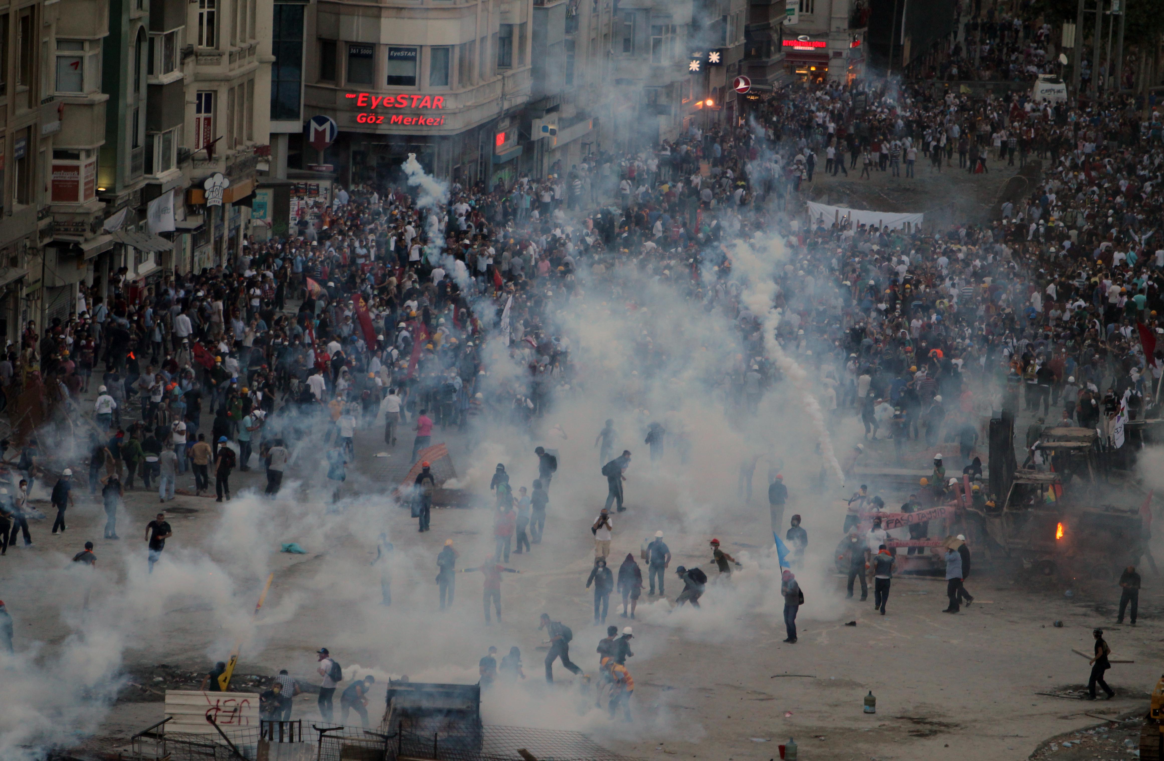 Τουρκία: Νέες συγκρούσεις στην πλατεία Ταξίμ (video)
