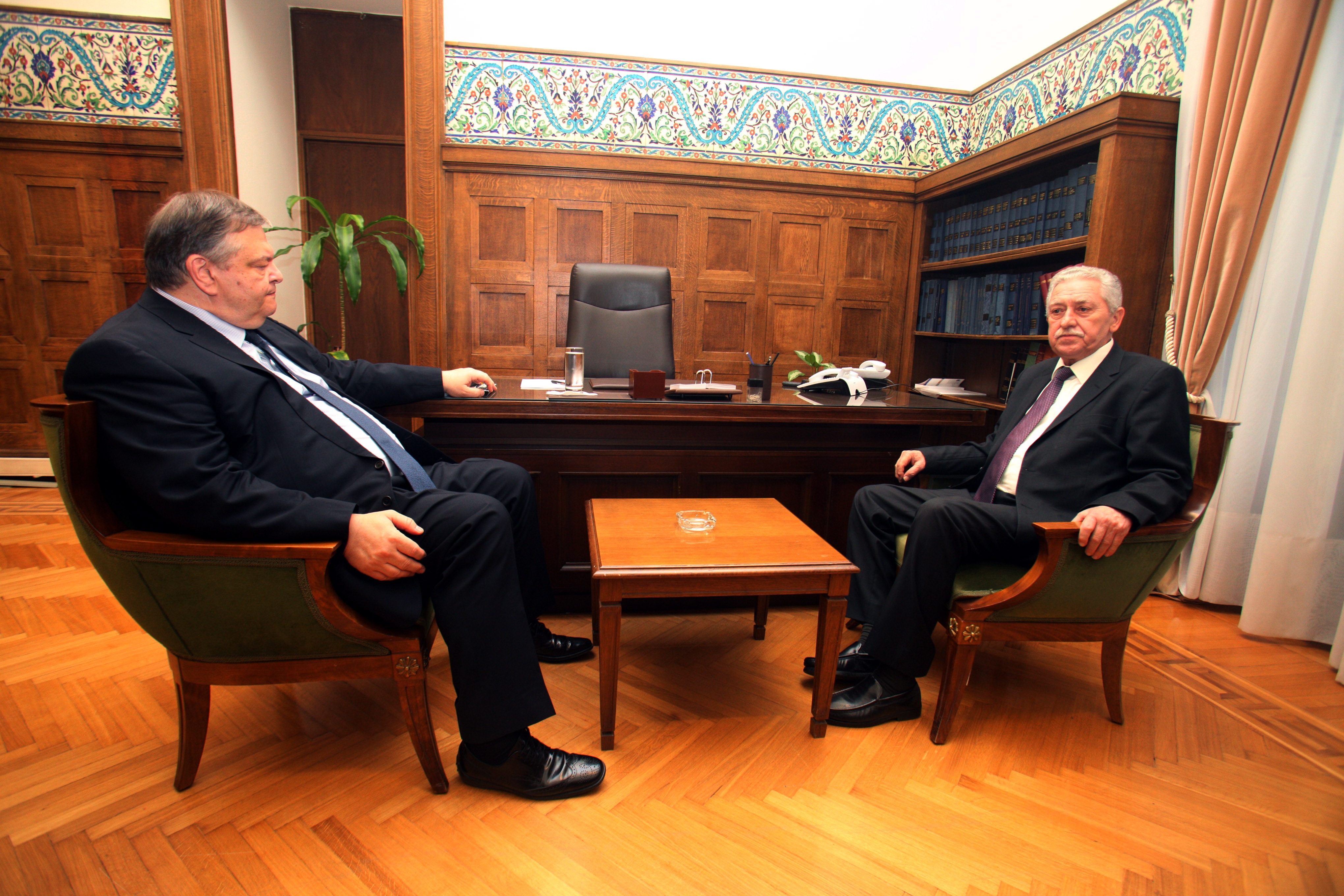 Κουβέλης – Βενιζέλος: Ζητούν επικαιροποίηση κυβερνητικού προγράμματος σε σύσκεψη με τον Πρωθυπουργό