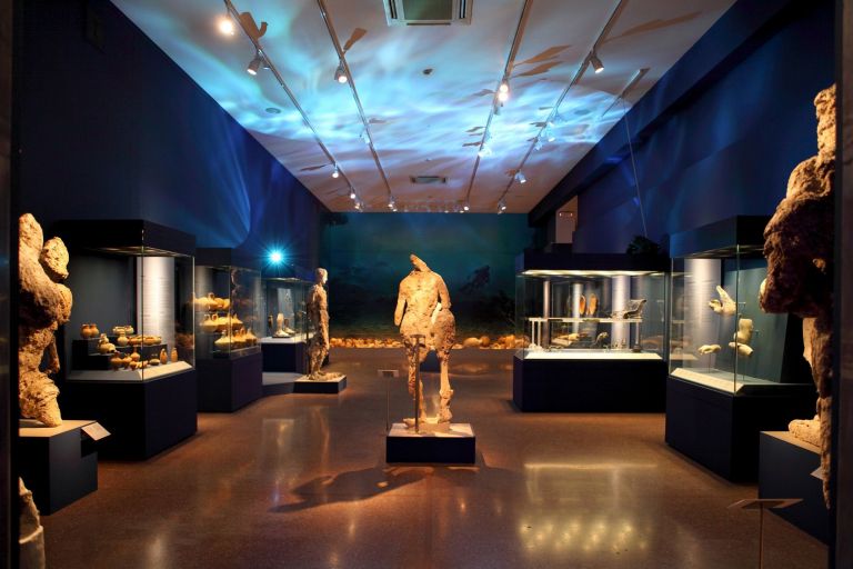 Αυξάνονται επισκέπτες και έσοδα σε μουσεία και αρχαιολογικούς χώρους | tovima.gr