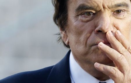 Γαλλία: Ο Ταπί καταδικάσθηκε να επιστρέψει 404 εκατ. ευρώ