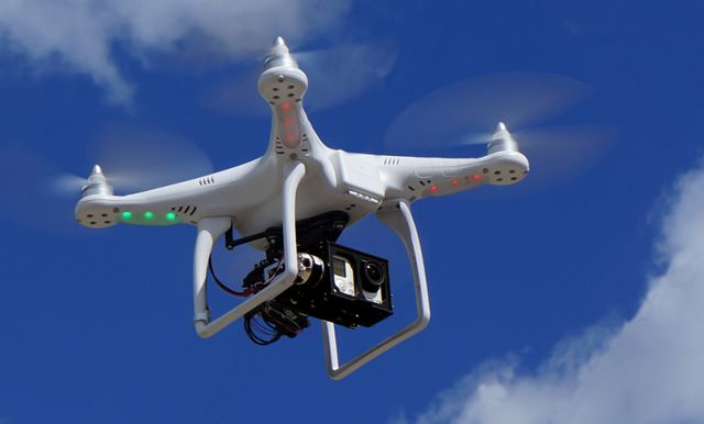 Κατασκοπευτικό drone «υποκλέπτει δεδομένα από κινητά» | tovima.gr