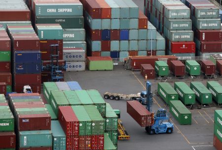 Αυξήθηκε στα €5,4 δισ. το έλλειμμα στο εμπορικό ισοζύγιο