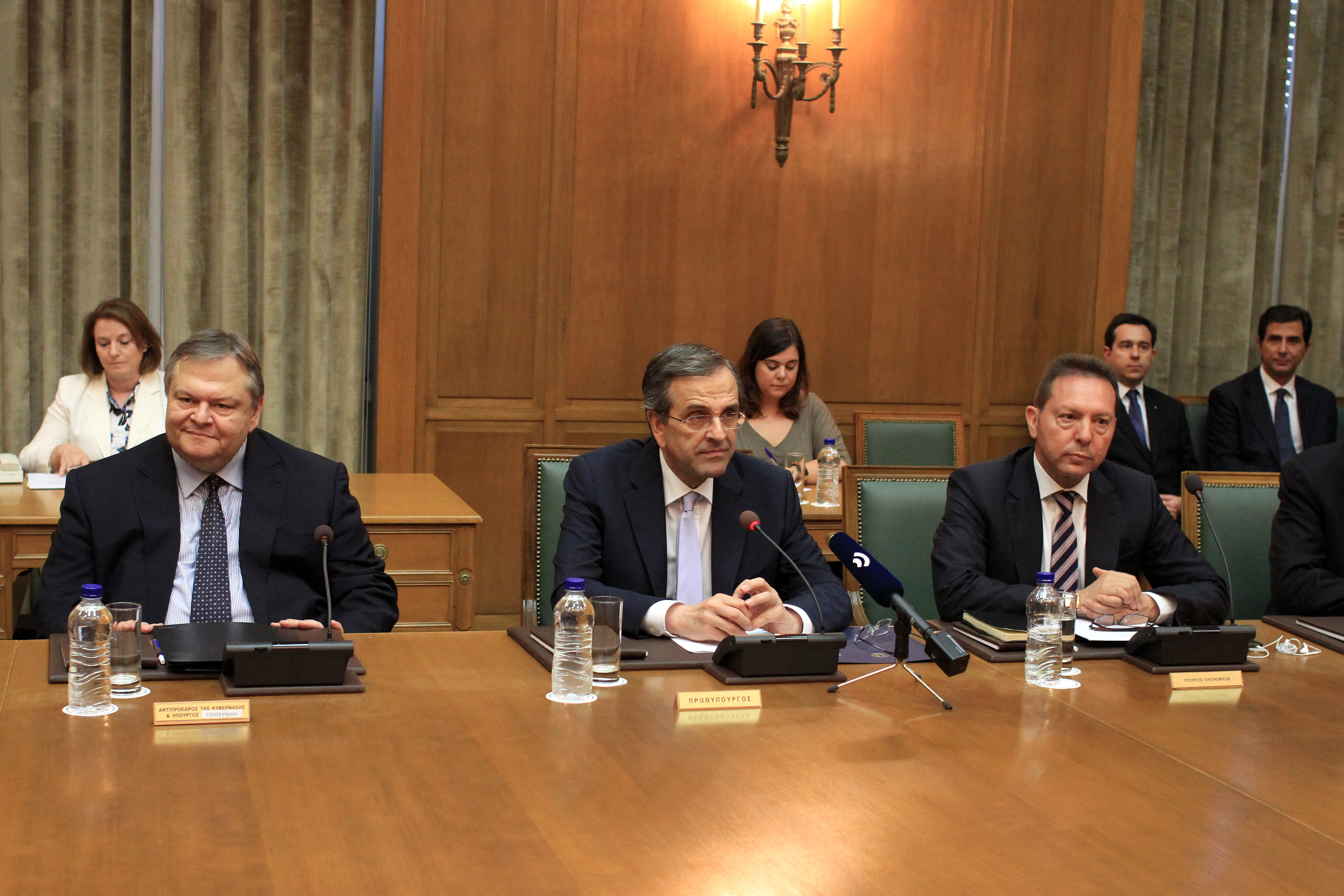 Η πολυεπίπεδη διαπραγμάτευση με τους ηγέτες της Ευρώπης πριν την επίσπευση της ψηφοφορίας για Πρόεδρο