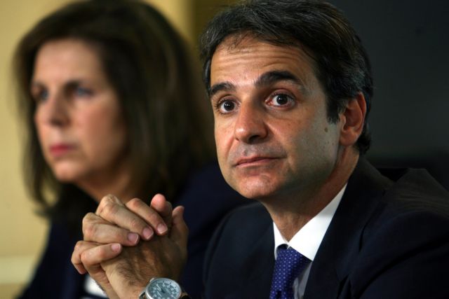 How Mitsotakis will tackle suspension of 12,500 civil servants