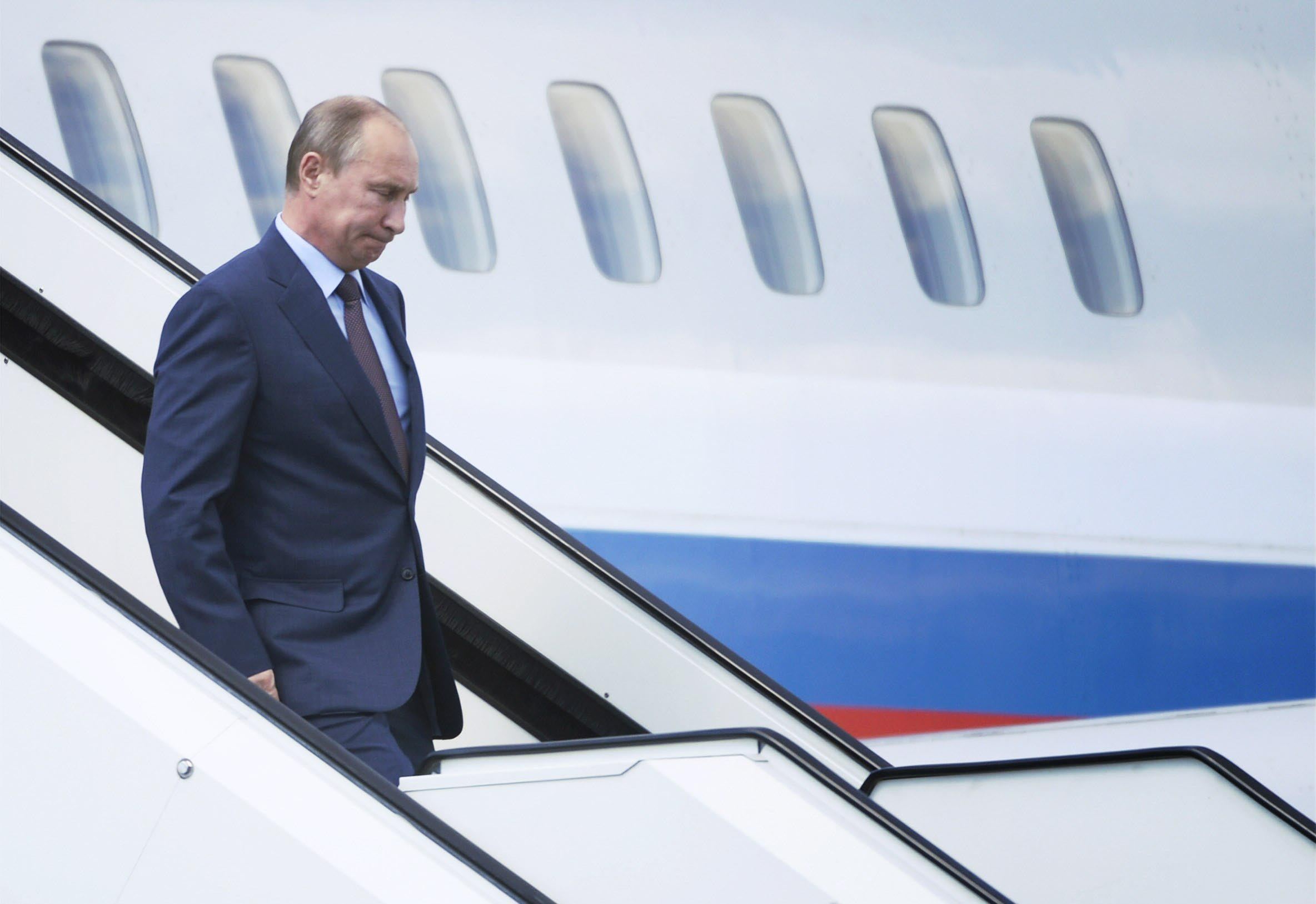 Πούτιν: Ο Σνόουντεν παραμένει στην ζώνη μετεπιβίβασης αεροδρομίου της Μόσχας