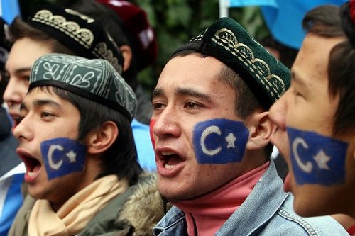Κίνα: Καταγγελία για λουτρό αίματος σε διαδηλώσεις Ουιγούρων μειονοτικών | tovima.gr