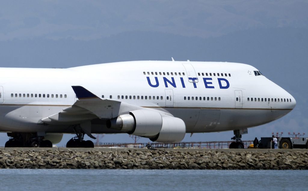 Πτήση για Ν. Υόρκη επέστρεψε στην Αθήνα λόγω τεχνικού προβλήματος