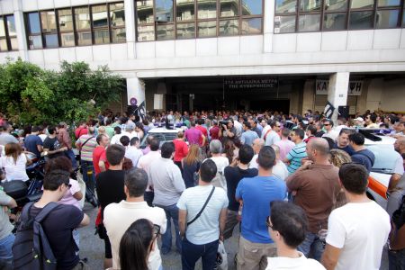 Επαφές ΥΠΕΣ με τρόικα: Συζητήθηκαν οι οφειλές των ΟΤΑ και η κινητικότητα