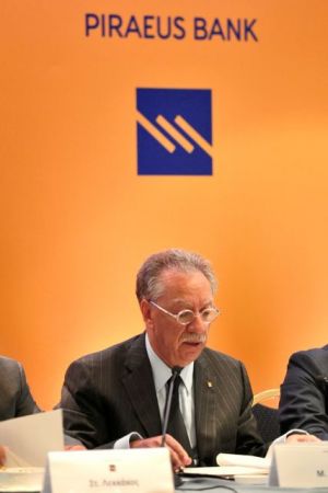 Συμφωνία-πιλότος για τα «κόκκινα» δάνεια από την Πειραιώς