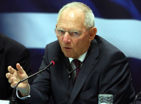 Β. Σόιμπλε: Δεν προβλέπεται νέο κούρεμα χρέους στην Ελλάδα