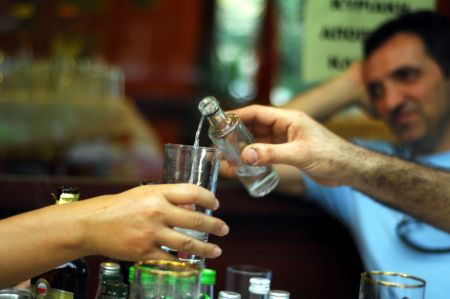 Γλυκόξινα: Στους δρόμους του τσίπουρου