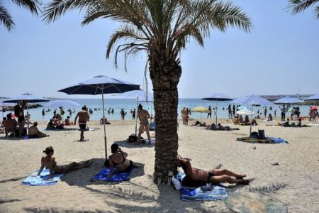 Greece preparing to experience the first heat wave of the year