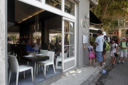 Κινητοποίηση για υγειονομικούς – «μαϊμού» που εκβιάζουν επιχειρηματίες