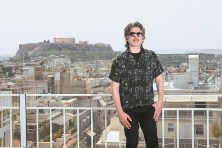 «Είναι ομορφιά να μη βρίσκεις λέξεις»