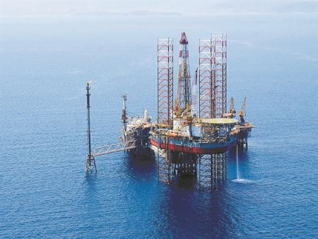 Οι προσδοκίες για νέα κοιτάσματα «ζεσταίνουν» τα γεωτρύπανα