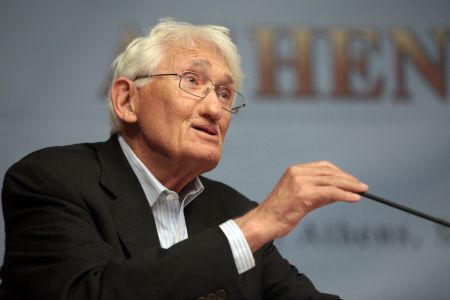 Χάμπερμας: Η γερμανική κυβέρνηση εξευτελίζει ολόκληρους λαούς