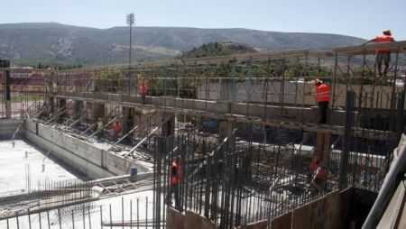 ΥΠΕΚΑ: Eπαναφέρει τη δόμηση στα ανοιχτά οικοδομικά τετράγωνα