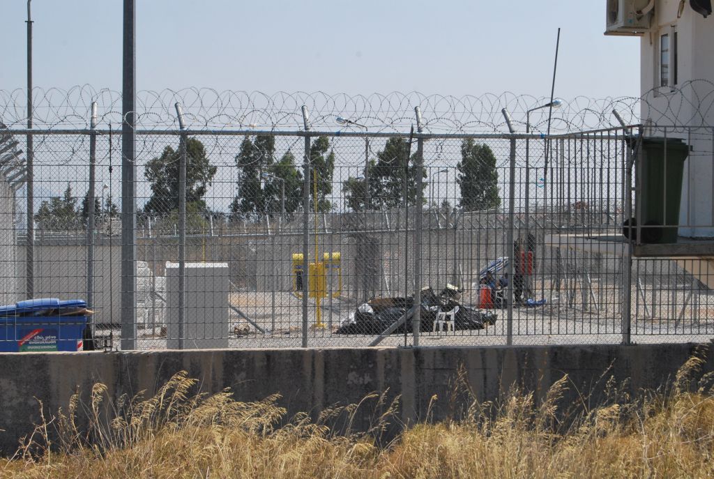 Ελληνικό: Eνταση την Τετάρτη το βράδυ σε κέντρο κράτησης μεταναστών