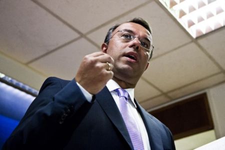 Βολές κατά Στουρνάρα για την υψηλή φορολόγηση