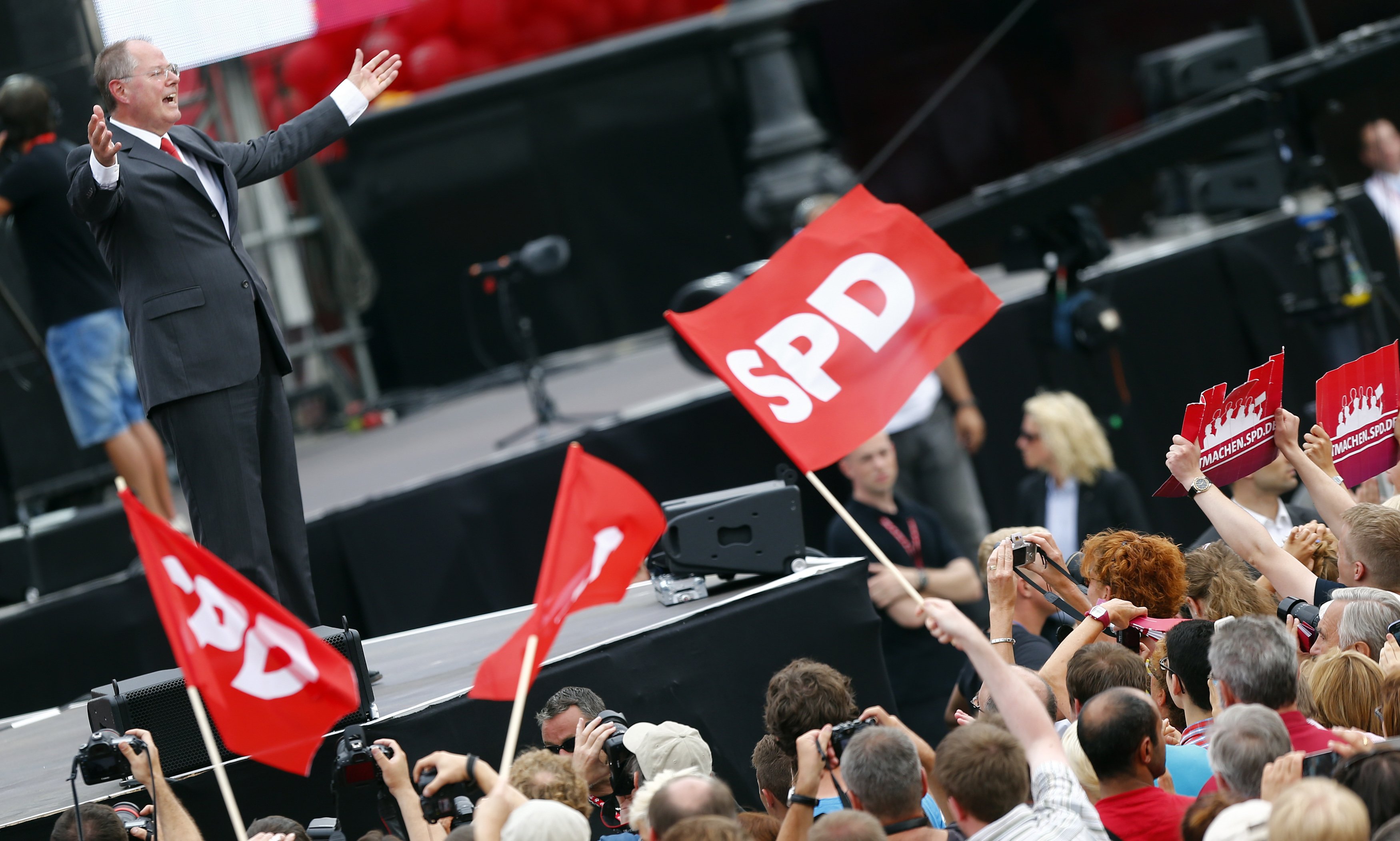 SPD: Eπιπλέον 77 δισ. ευρώ μέχρι το 2020 θα χρειαστεί συνολικά η Ελλάδα