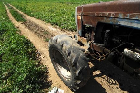 Χανιά: Ιερέας καταπλακώθηκε από τρακτέρ που οδηγούσε