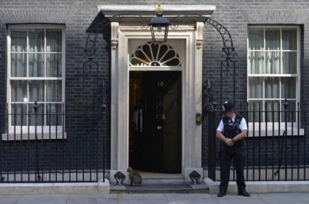 Μεγάλη Βρετανία: Αύξηση των μέτρων ασφαλείας μετά τις τρομοκρατικές επιθέσεις στη Γαλλία