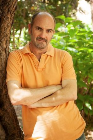 Ακύλλας Καραζήσης: «Ηθελα να μιλήσω για τον πατέρα (μου)…»