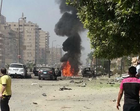 Δύο εκρήξεις έξω από σχολείο στην Αίγυπτο