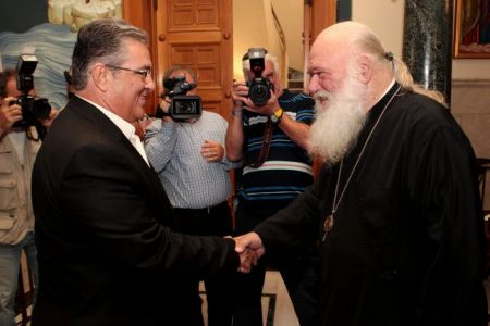 Γιατί το ΚΚΕ επιτέθηκε στον Αρχιεπίσκοπο