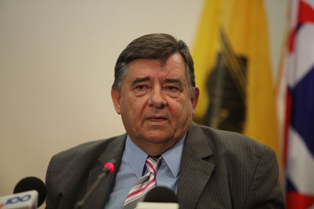 Καρατζαφέρης: Ζητά να του δοθεί μία έδρα της ΧΑ στο Ευρωκοινοβούλιο