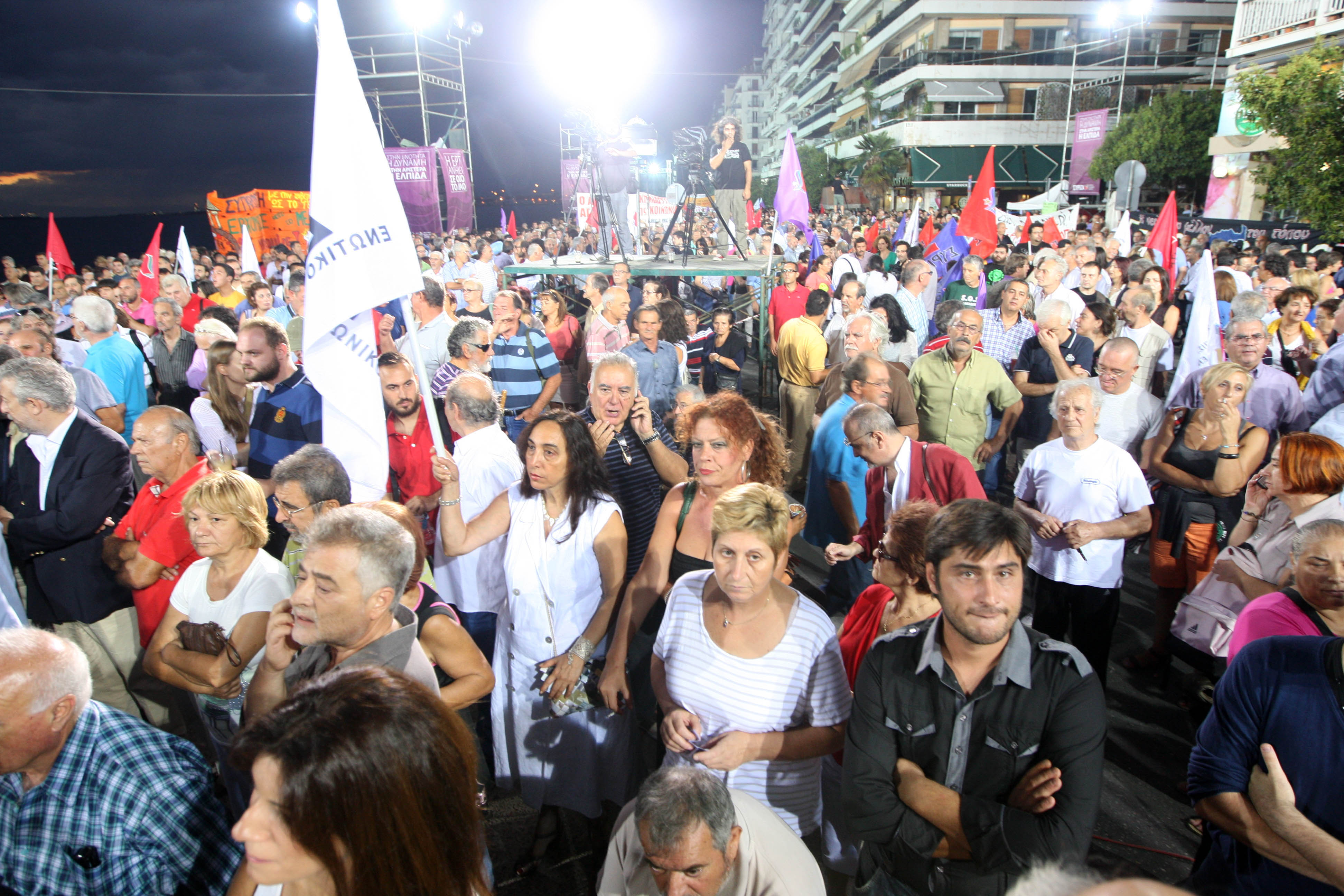 ΣΥΡΙΖΑ:Μετά τη ΔΕΗ εξόρμηση στις παραλίες για τον αιγιαλό