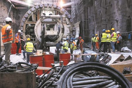 Επανεκκίνηση για τα μεγάλα έργα