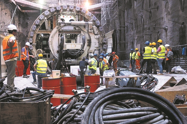 Επανεκκίνηση για τα μεγάλα έργα