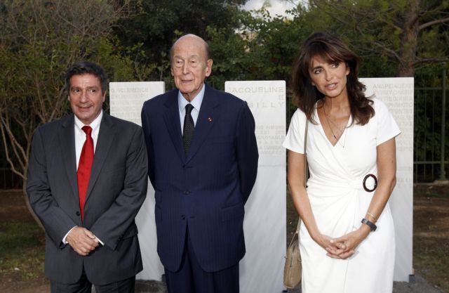 Πλατεία με το όνομα Ζακλίν ντε Ρομιγί στο Θησείο