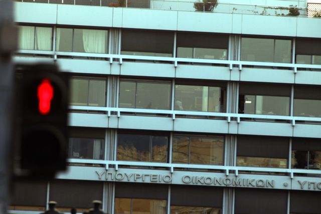 Καμία απόφαση για την περικοπή των συντάξεων