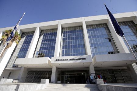 Ως εγκληματική οργάνωση περιγράφεται στο κατηγορητήριο η Χρυσή Αυγή