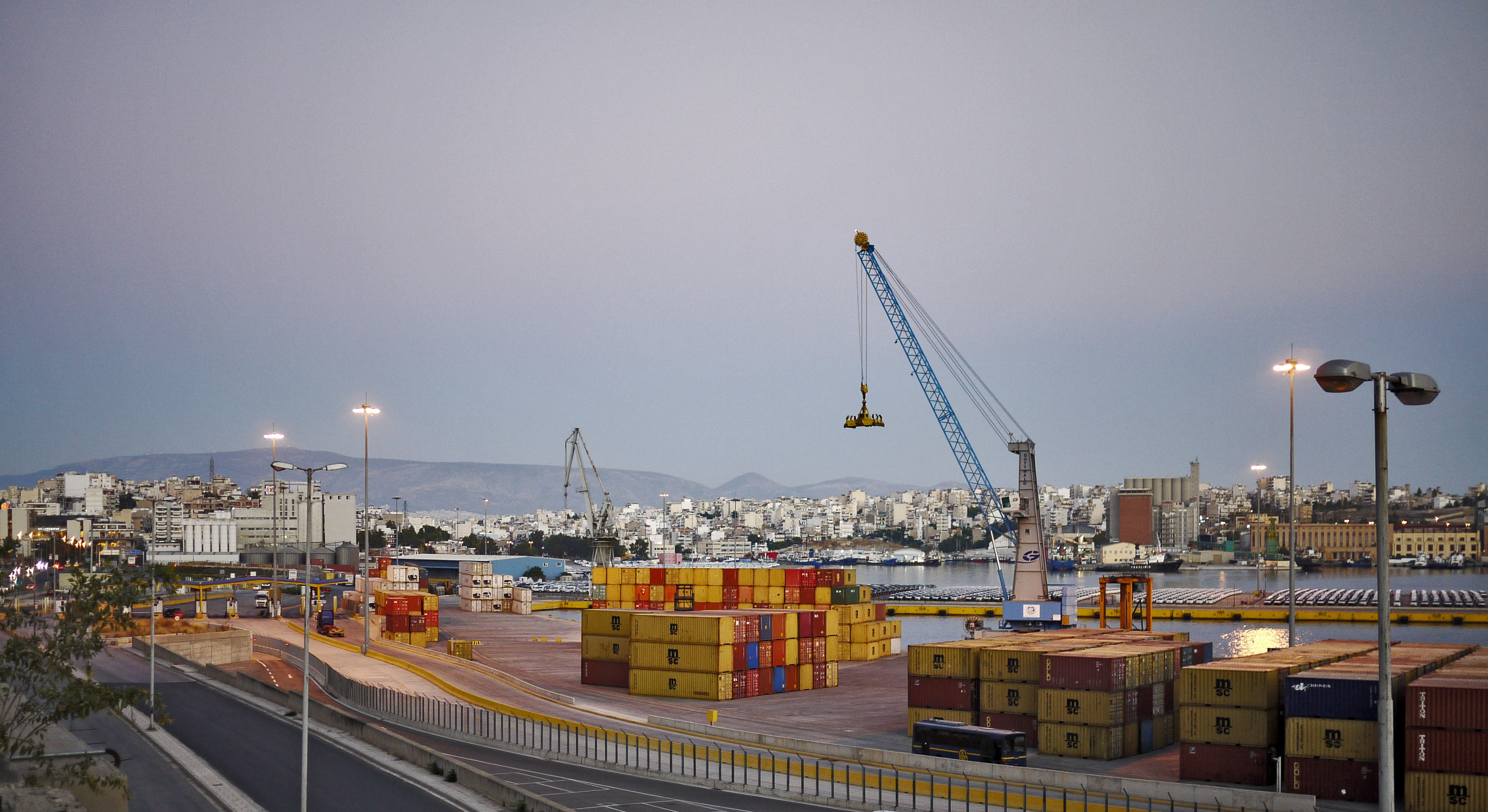 Φορείς του Πειραιά προσφεύγουν στο ΣτΕ κατά της ιδιωτικοποίησης του ΟΛΠ